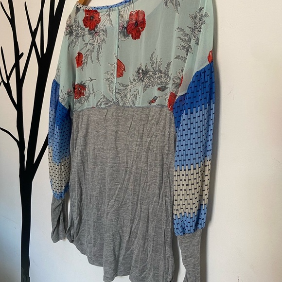 NWT Anthropologie Tiny grey and blue floral mixed media balloon sleeved top - Picture 4 of 15